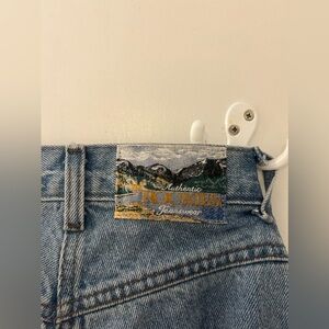 Vintage rockies jeans tag size 0. measured 11.5 across